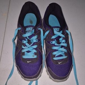 Nike Women's Purple and Teal Athletic Shoes